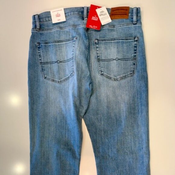 Lucky Brand 410 Athletic Straight Advanced Stretch Coolmax Jeans NEW - Picture 2 of 4